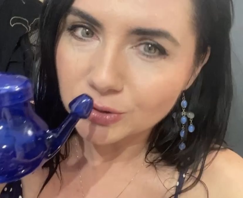 How to Use a Neti Pot